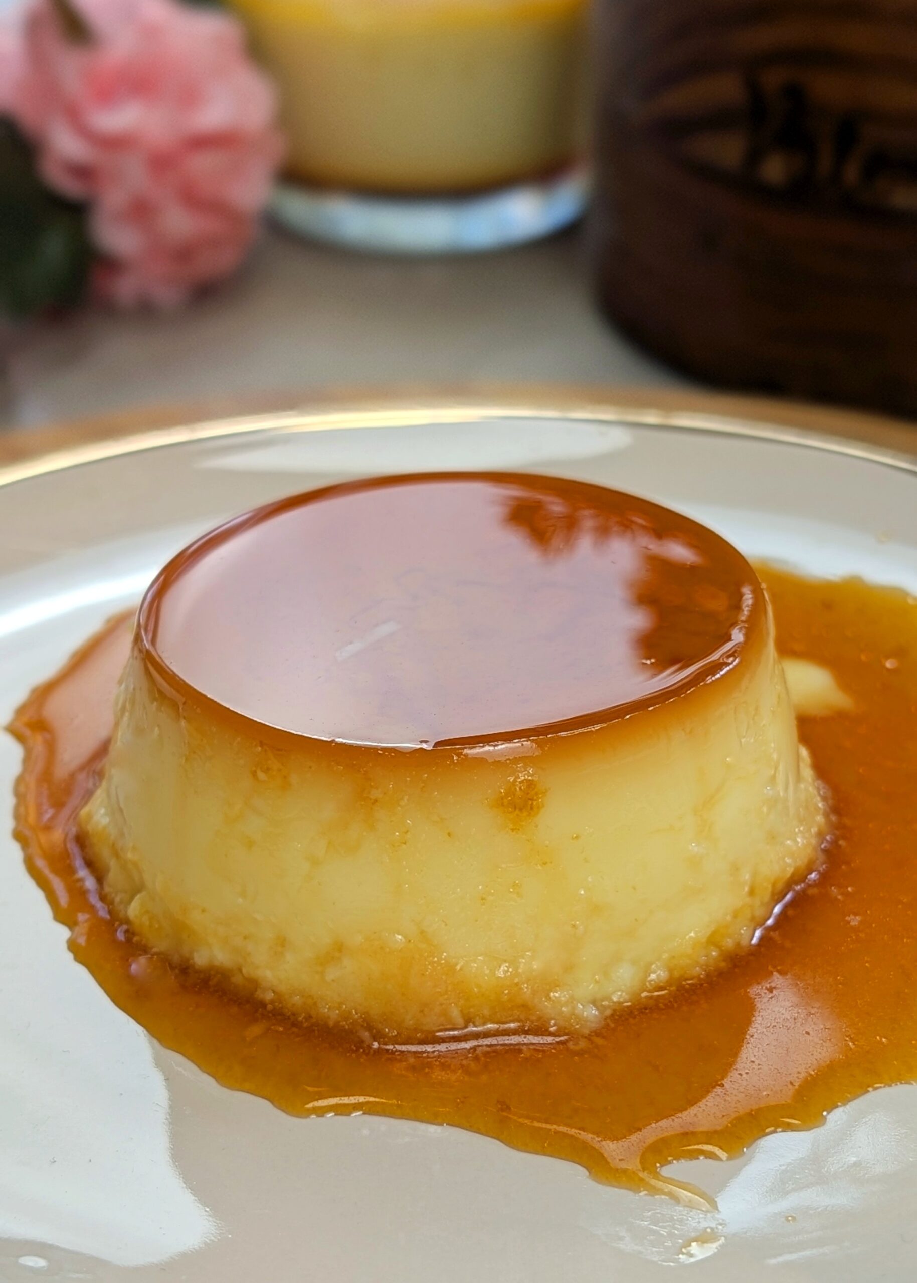 Crème caramel la ricetta perfetta con solo 5 ingredienti: latte, uova, zucchero. Un dolce al cucchiaio al caramello buonissimo
